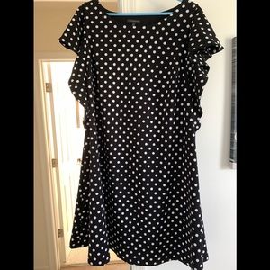 Lane Bryant ruffled polks dot dress with POCKETS!